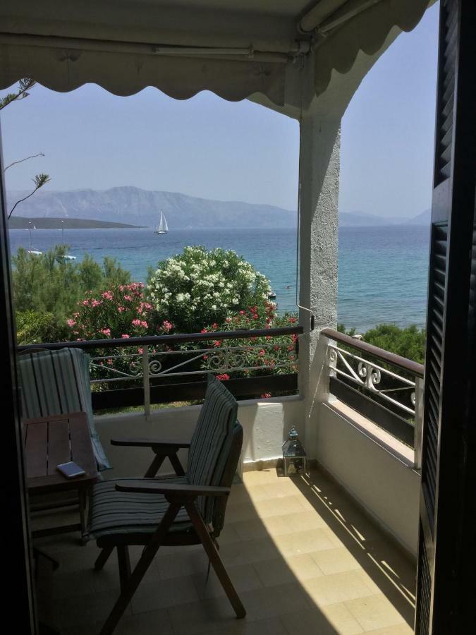 Lefkada Beachfront Apartment Никиана Экстерьер фото