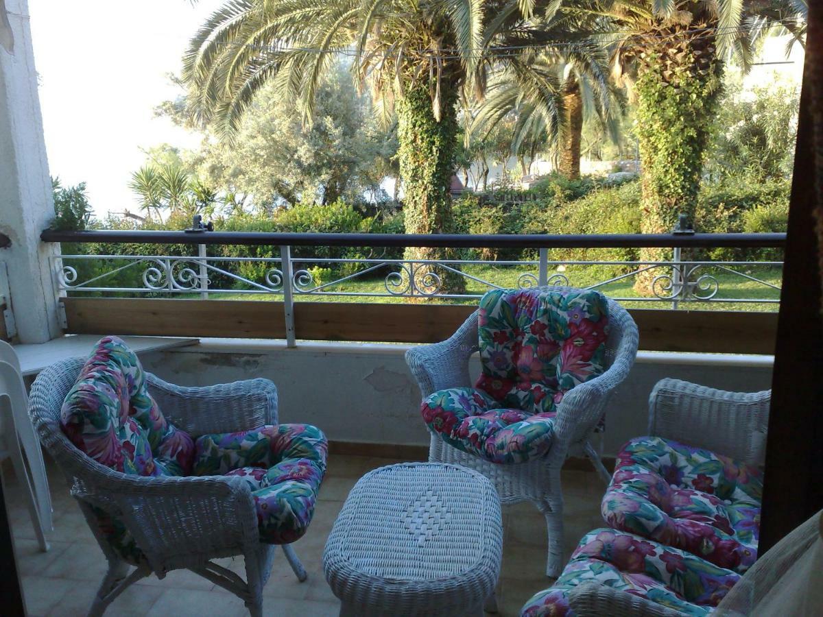 Lefkada Beachfront Apartment Никиана Экстерьер фото